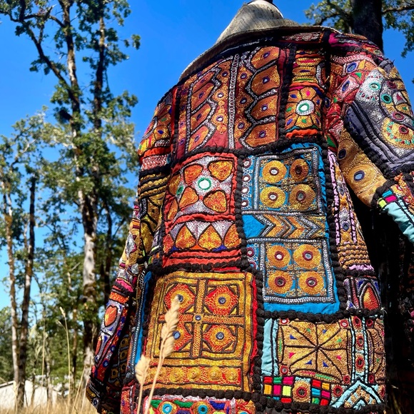 Vintage Embellished Indian Banjara Embroidery Mirrorwork Patchwork Coat - Picture 5 of 9